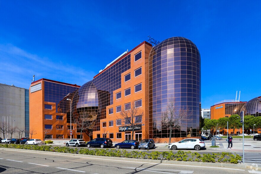 Paseo de las Doce Estrellas, 2, Madrid, Madrid à louer - Photo principale – Image 1 sur 5