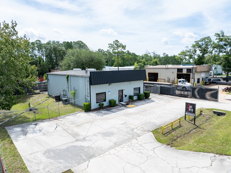 9555 Sunbeam Center Dr, Jacksonville, FL à vendre - Photo de l’immeuble – Image 3 sur 12