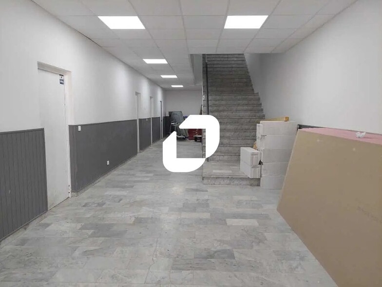 Bureau dans Trappes à vendre - Photo de l’immeuble – Image 2 sur 16