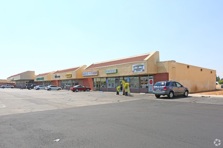 2636-2664 Jensen Ave, Sanger, CA à louer - Photo de l’immeuble – Image 2 sur 4