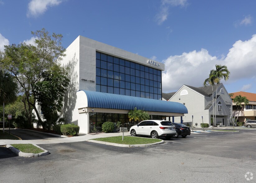 1704-1726 N University Dr, Coral Springs, FL à louer - Photo de l’immeuble – Image 2 sur 22