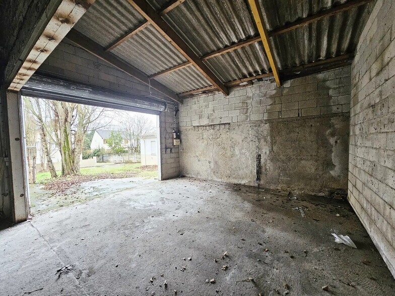 Local d'activités dans Champigny-sur-Marne à vendre - Photo de l’immeuble – Image 2 sur 9