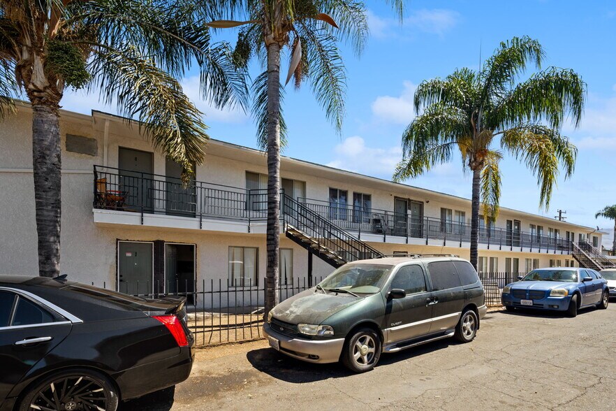 2329 Sepulveda Ave, San Bernardino, CA à vendre - Photo de l’immeuble – Image 3 sur 18