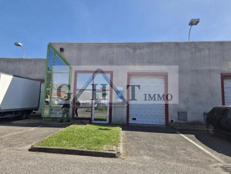 Local commercial dans Ivry-sur-Seine à louer - Photo de l’immeuble – Image 1 sur 2