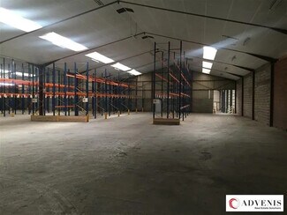 Plus de détails pour Local d'activités à louer