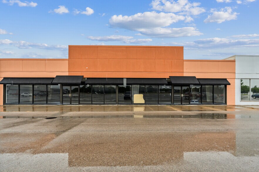 1-14 W Reynolds St, Pontiac, IL à louer - Photo de l’immeuble – Image 3 sur 12