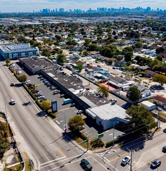 Plus de détails pour 600-604 E 9th St, Hialeah, FL - Local commercial à louer