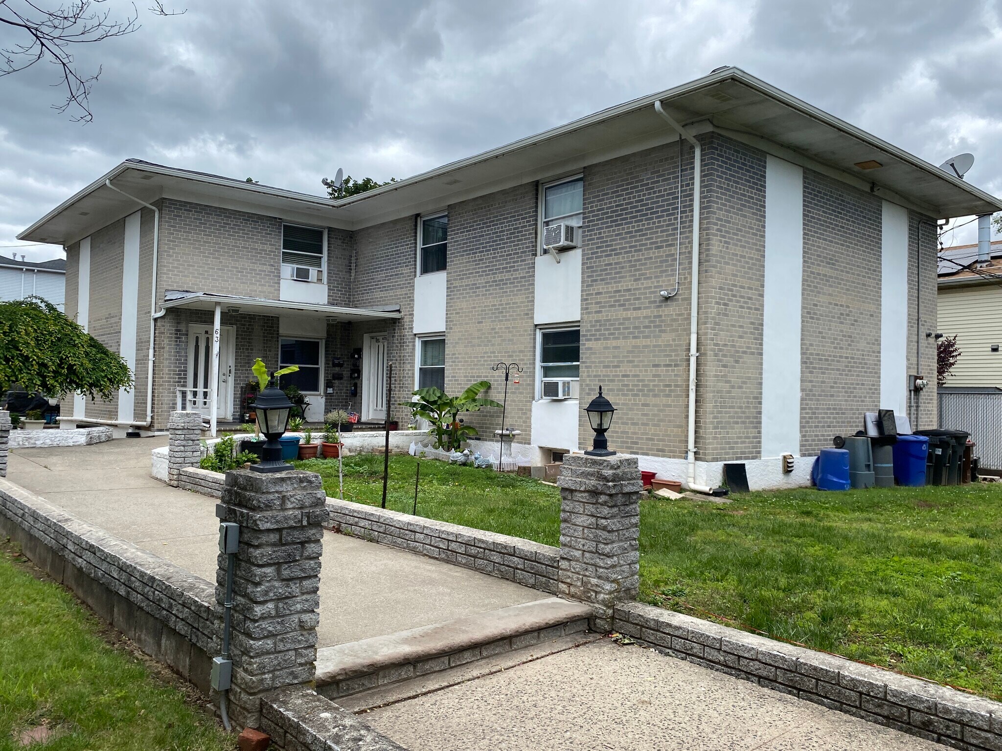 63 Titus Ave, Staten Island, NY à vendre Photo de l’immeuble– Image 1 sur 19