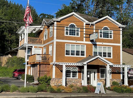 18615 Willamette Dr, West Linn, OR à louer - Photo de l’immeuble – Image 1 sur 7
