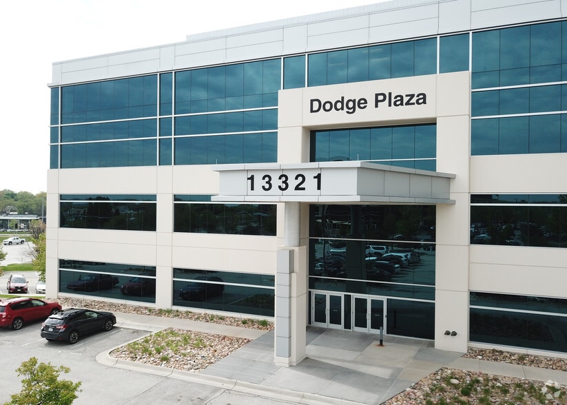 13321 California St, Omaha, NE à louer - Aérien – Image 2 sur 21