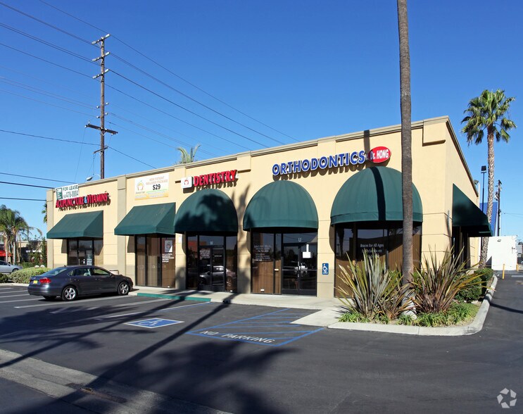 665 N Tustin St, Orange, CA à louer - Photo principale – Image 1 sur 6