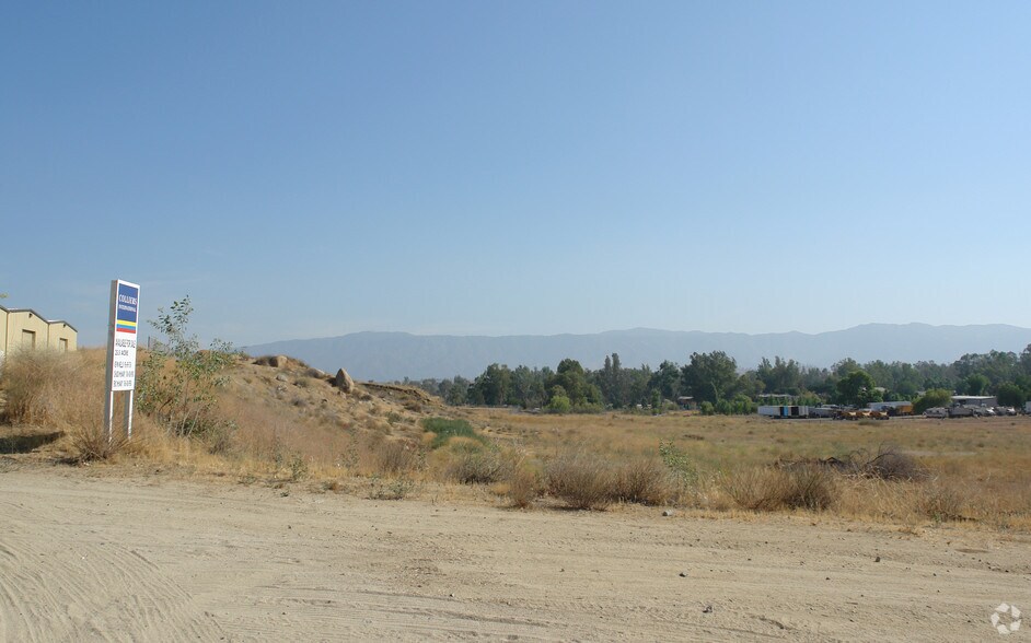18975 Mermack Ave, Lake Elsinore, CA à louer - Photo de l’immeuble – Image 2 sur 3