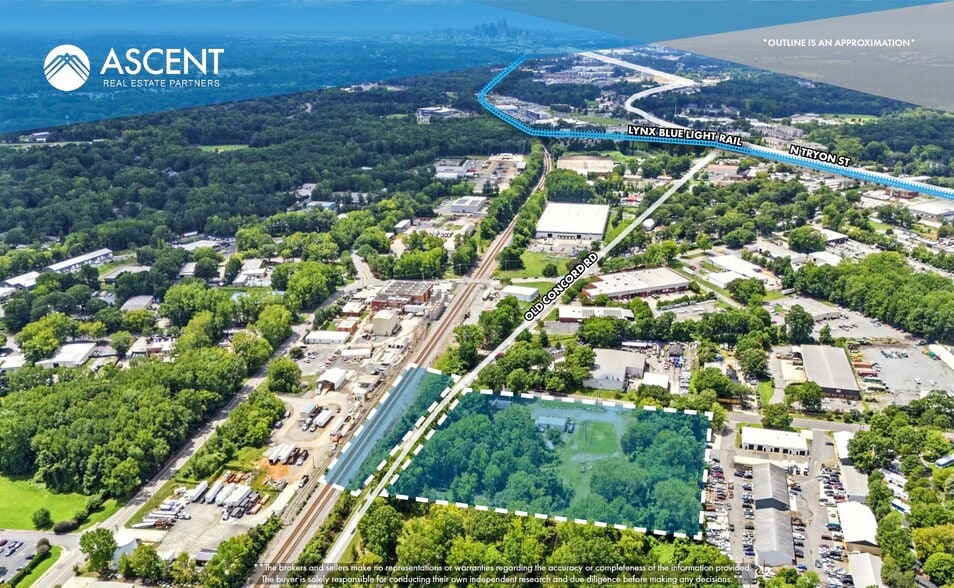 5900 McDaniel Ln, Charlotte, NC à vendre - Photo principale – Image 1 sur 1