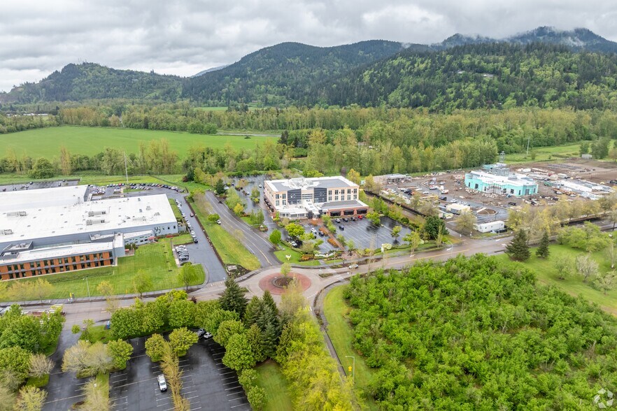 400 International Way, Springfield, OR à vendre - Aérien – Image 3 sur 23