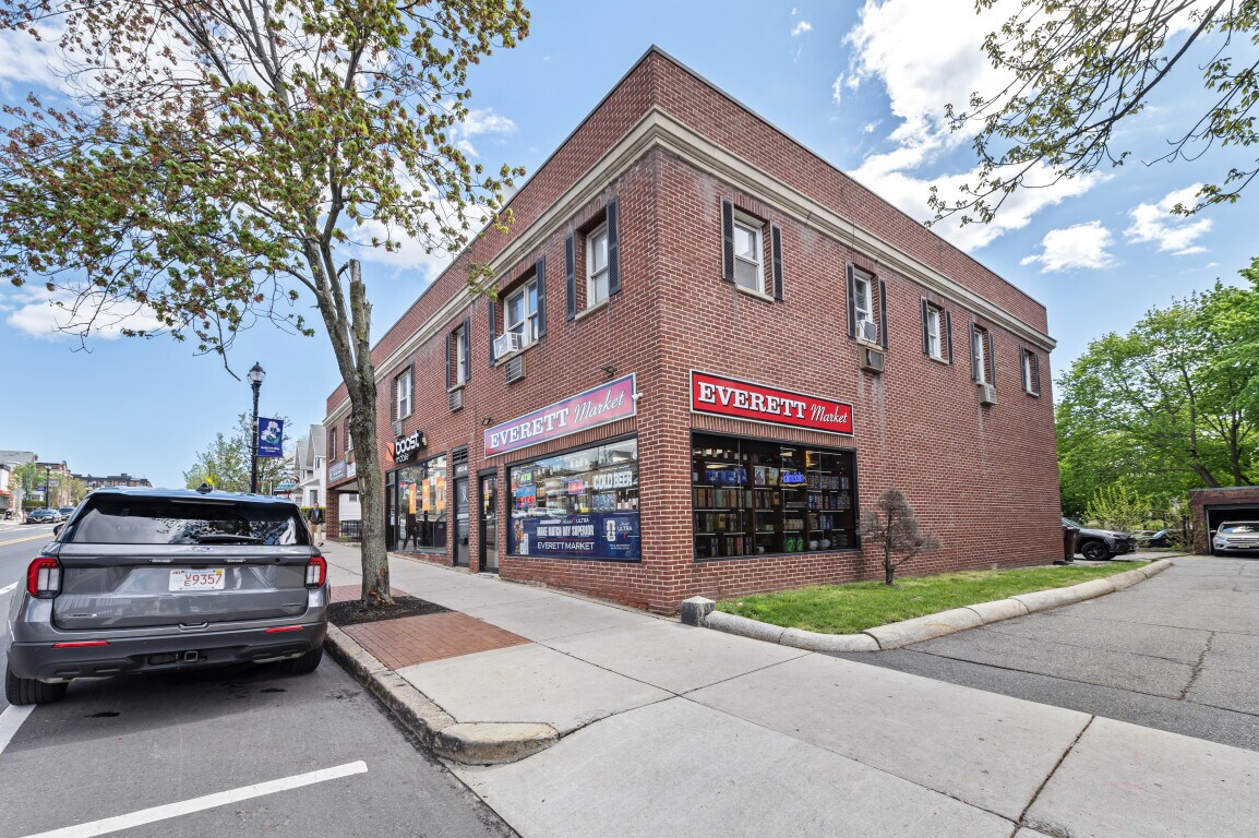 491-499 Broadway, Everett, MA à louer Photo de l’immeuble– Image 1 sur 12