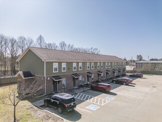 Plus de détails pour 156 Silver St, Tullahoma, TN - Logement à vendre