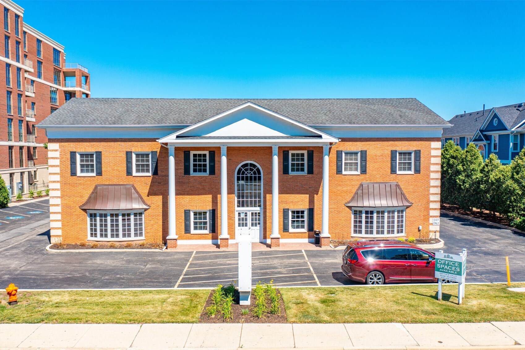 552 S Washington St, Naperville, IL à louer Photo principale– Image 1 sur 13