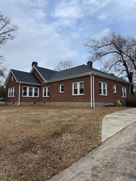 581 W Main St, Spartanburg, SC à louer - Photo de l’immeuble – Image 3 sur 8