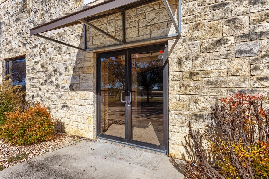 595-605 E US Highway 80 E, Sunnyvale, TX à louer - Photo de l’immeuble – Image 2 sur 22