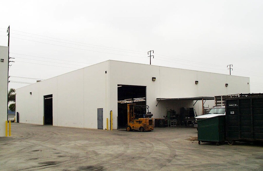 10665 E Rush St, South El Monte, CA à louer - Photo de l’immeuble – Image 2 sur 6