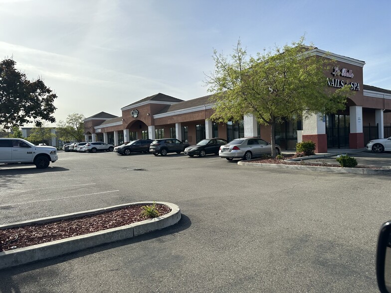 250 Commerce Ave, Manteca, CA à louer - Photo de l’immeuble – Image 1 sur 7