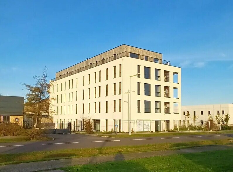 Bureau dans Bretteville-sur-Odon à louer - Photo de l’immeuble – Image 1 sur 16