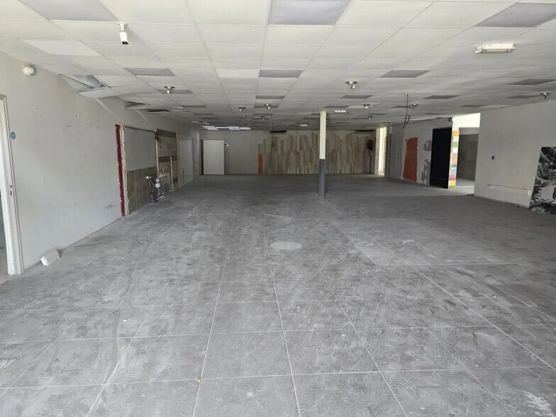 Local commercial dans Arles à louer - Photo de l’immeuble – Image 1 sur 12