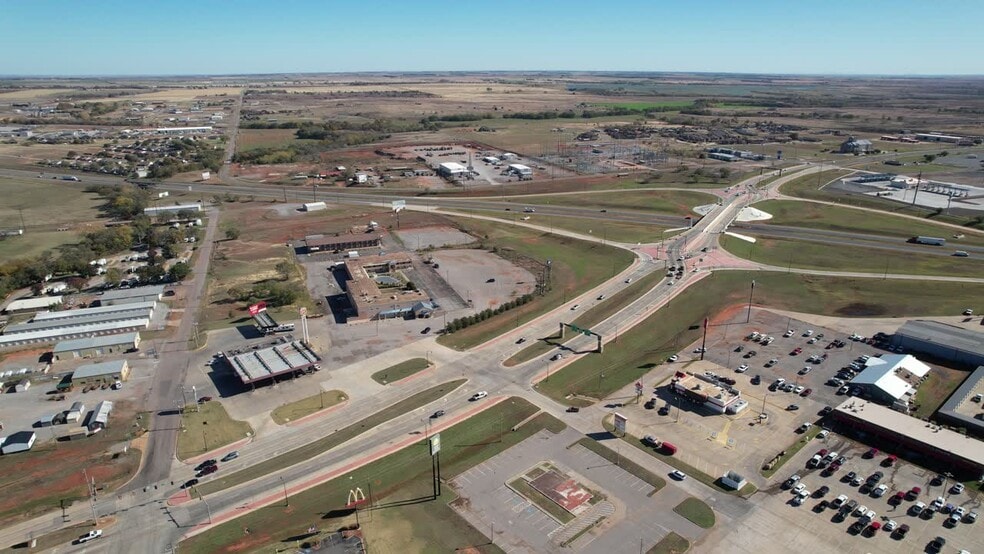 2500 S Main St, Elk City, OK à vendre - Vidéo sur l’annonce professionnelle – Image 2 sur 30