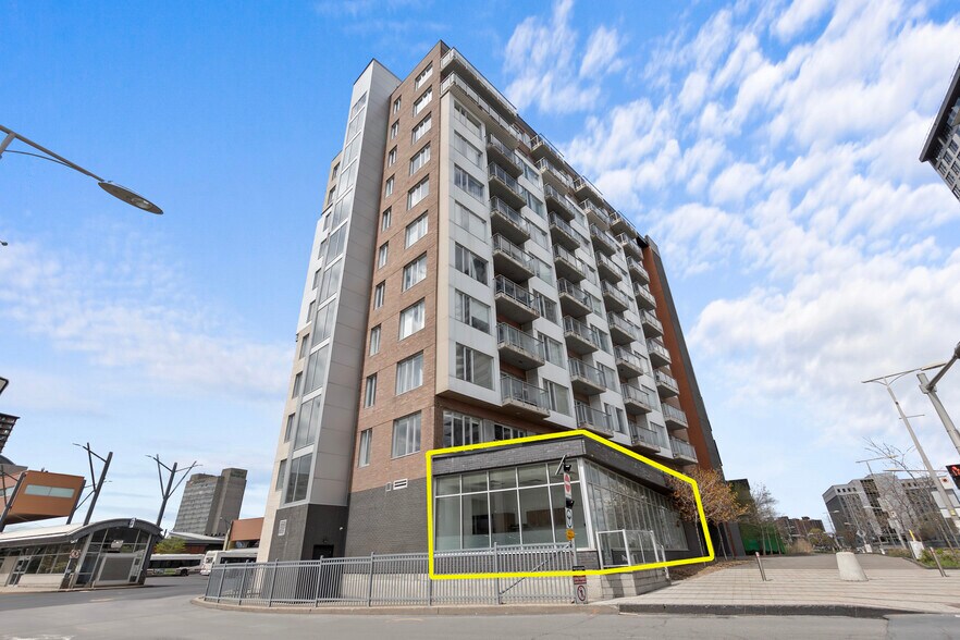 1155 Rue Saint-Charles O, Longueuil, QC à louer - Photo de l’immeuble – Image 1 sur 3
