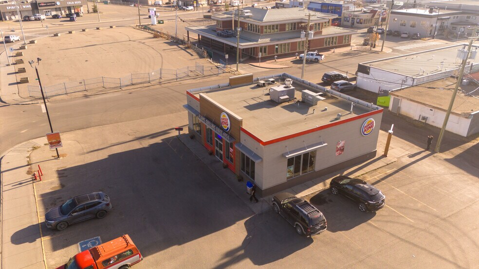 901 Alaska Av, Dawson Creek, BC à vendre - Photo de l’immeuble – Image 2 sur 4
