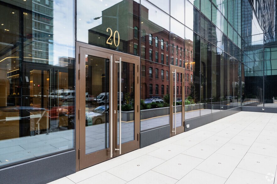 625-635 Fulton St, Brooklyn, NY à louer - Photo de l’immeuble – Image 2 sur 9