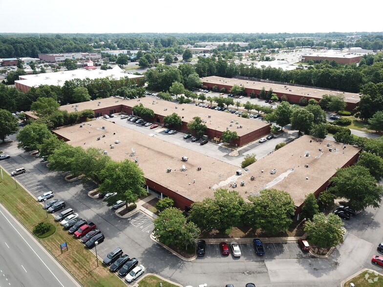 3801-3827 Gaskins Rd, Richmond, VA à louer - Photo de l’immeuble – Image 1 sur 7