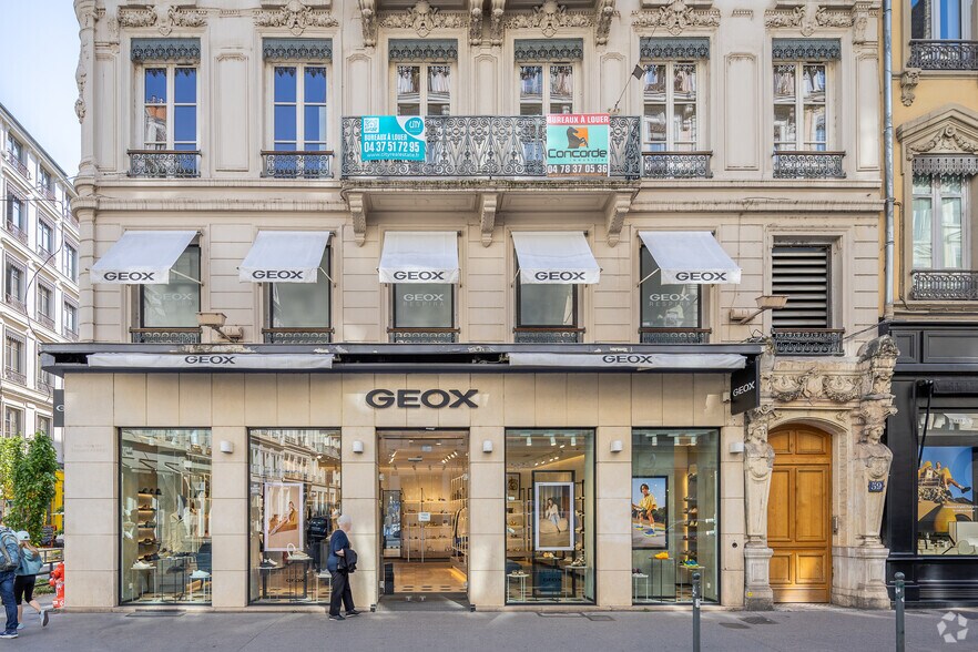 Bureau dans Lyon à louer - Photo de l’immeuble – Image 2 sur 3