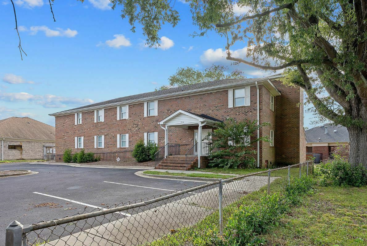 516 Beaumont Rd, Fayetteville, NC à louer Photo principale– Image 1 sur 19