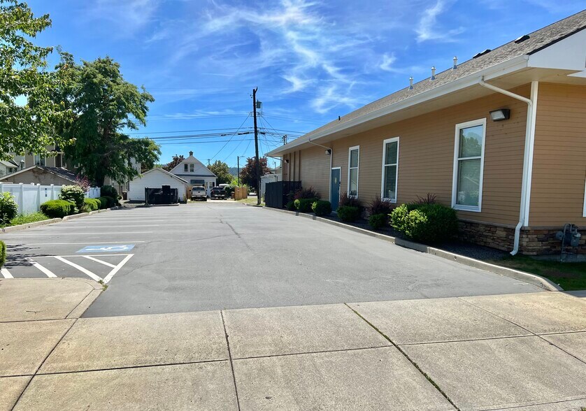 1720 N Hamilton St, Spokane, WA à louer - Photo de l’immeuble – Image 3 sur 25