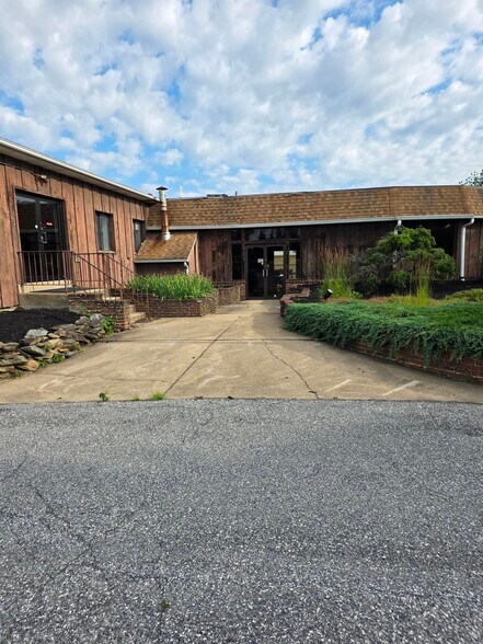 3488 Board Rd, York, PA à vendre - Photo de l’immeuble – Image 2 sur 4