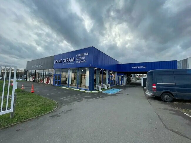 Plus de détails pour Local commercial à vendre