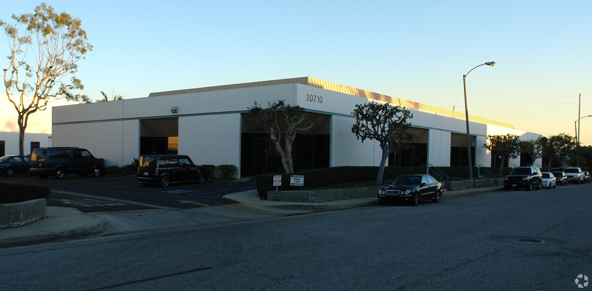 20710 Manhattan Pl, Torrance, CA à louer Photo principale– Image 1 sur 12