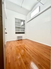 139 Fulton St, New York, NY à louer Photo intérieure– Image 1 sur 2