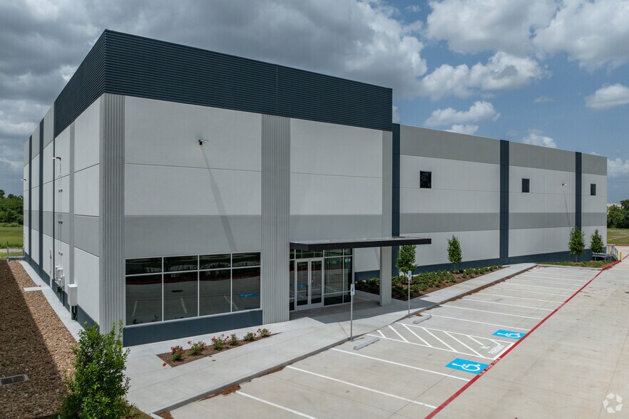 810 Fallbrook Dr, Houston, TX à vendre - Photo principale – Image 1 sur 9