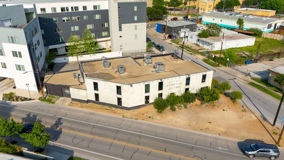 915 Dallas St, San Antonio, TX à louer - Photo de l’immeuble – Image 2 sur 18