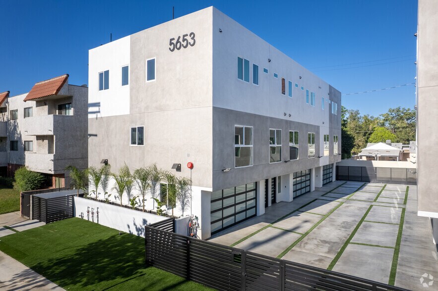 5653 Hazeltine Ave, Van Nuys, CA à vendre - Photo de l’immeuble – Image 3 sur 21