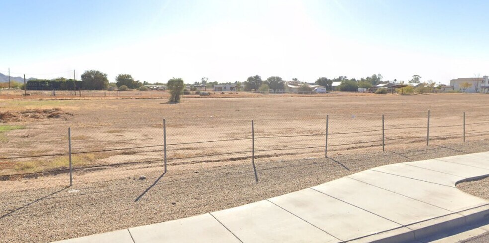 15515 E Riggs Rd, Gilbert, AZ à louer - Photo de l’immeuble – Image 2 sur 2