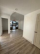 5431-5441 NW 15th St, Margate, FL à louer Photo intérieure– Image 2 sur 6