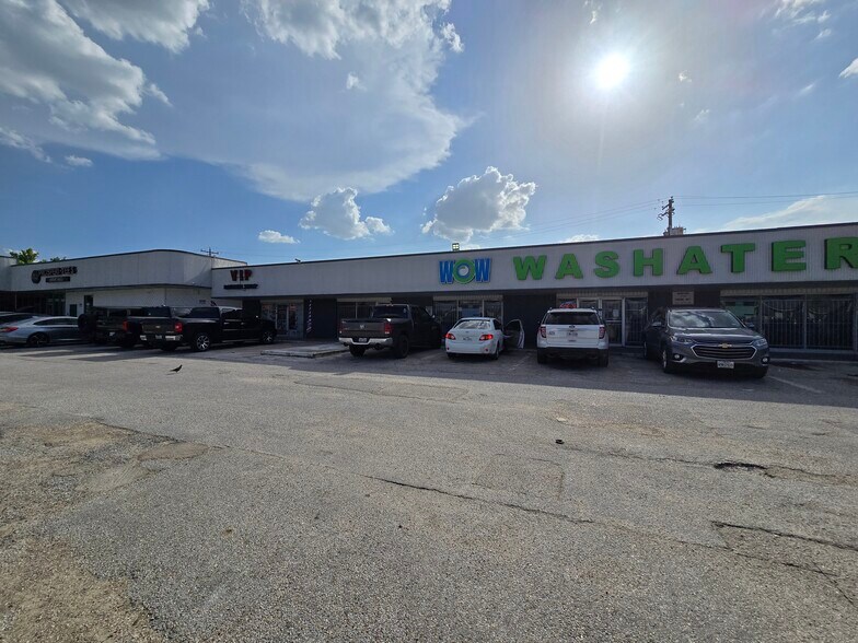 100 E Little York Rd, Houston, TX à vendre - Photo de l’immeuble – Image 3 sur 6