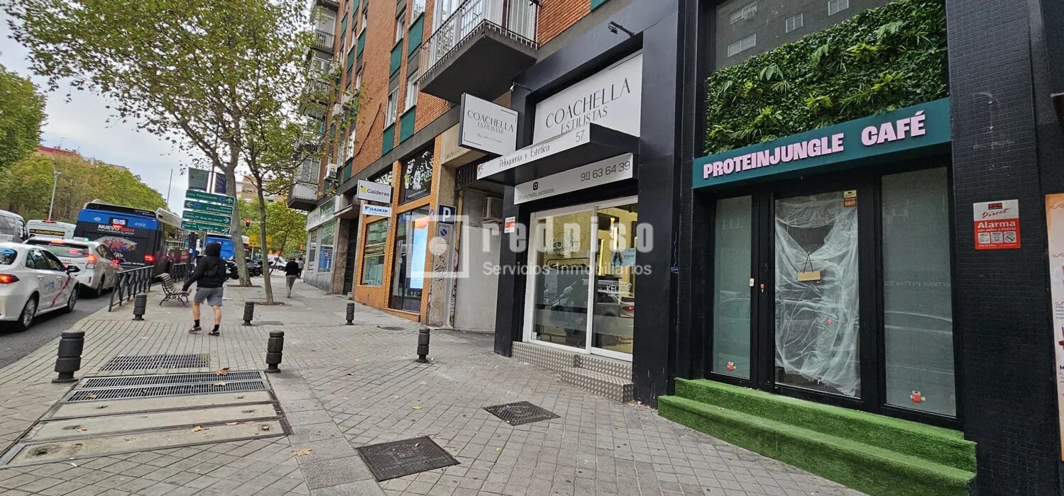 Local commercial dans Madrid, Madrid à louer Photo principale– Image 1 sur 4