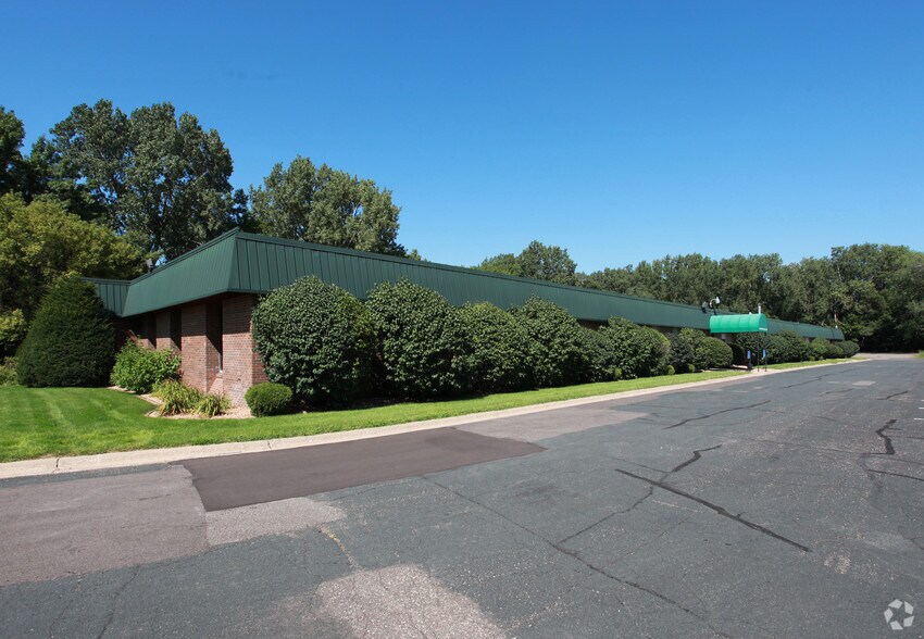 500 73rd Ave NE, Fridley, MN à louer - Photo principale – Image 1 sur 4
