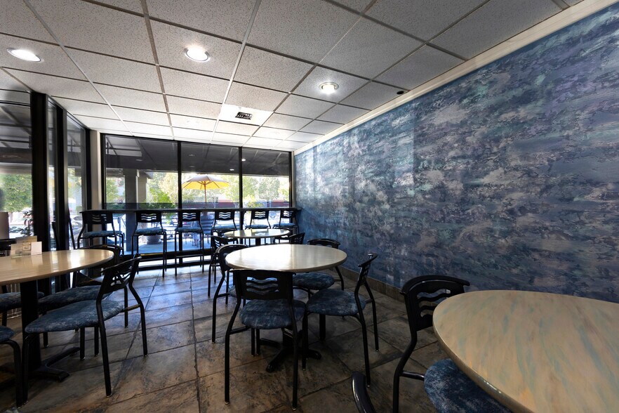 1818 Westlake Ave N, Seattle, WA à louer - Photo principale – Image 1 sur 10