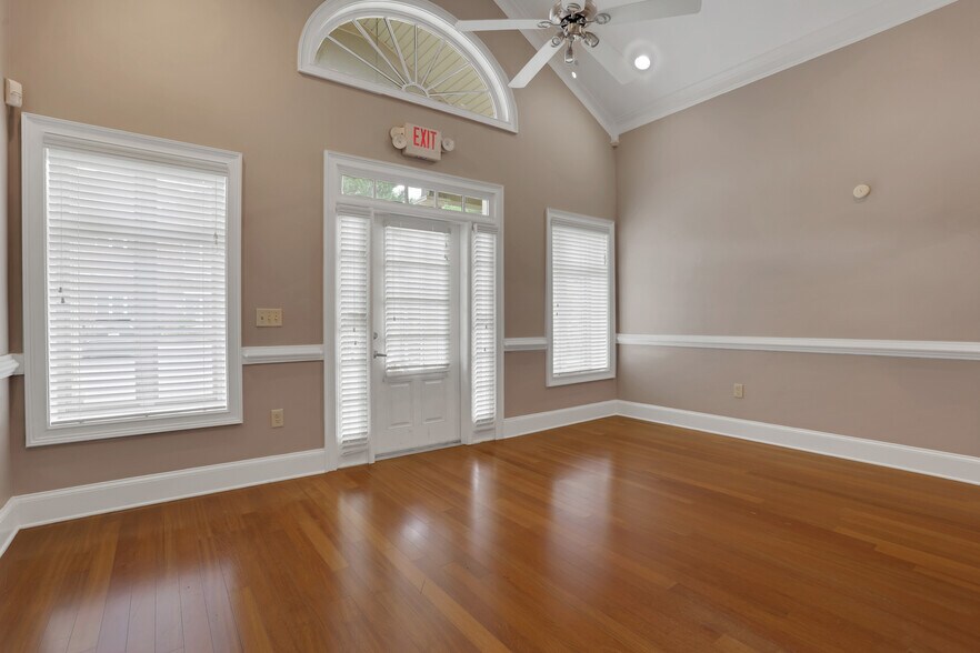 4720 Peachtree Industrial Blvd, Berkeley Lake, GA à louer - Photo de l’immeuble – Image 3 sur 24