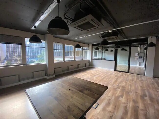 Plus de détails pour Bureau à louer